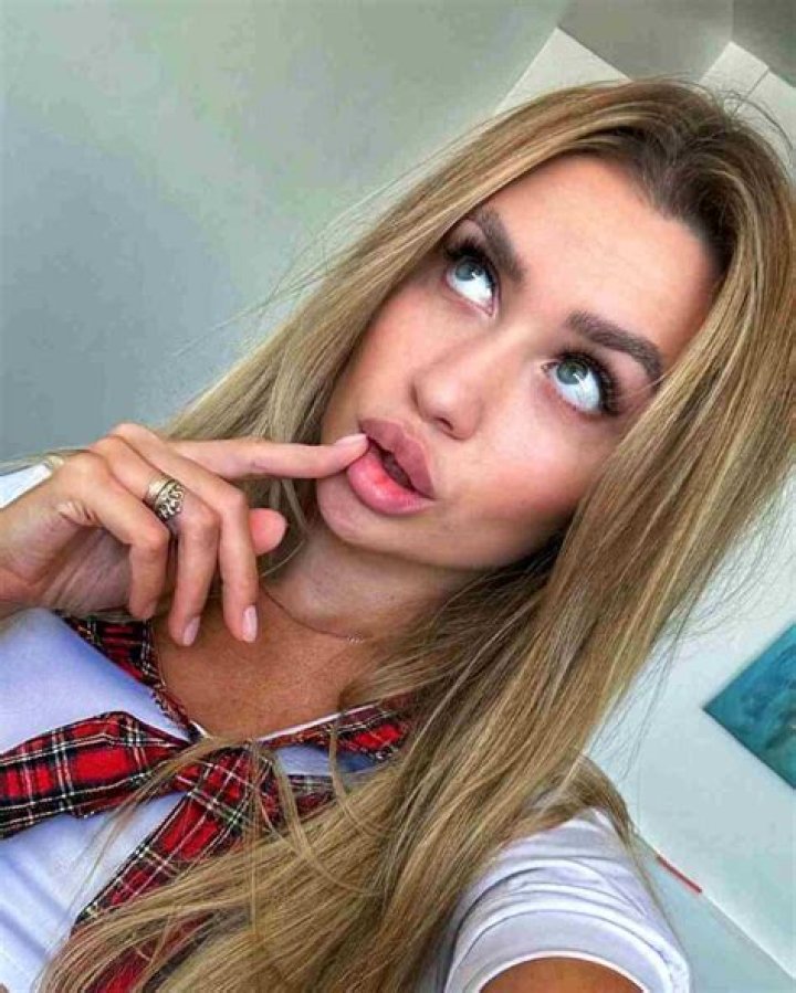 Siena Filippi Height, Weight, Net Worth, Age, Birthday, Wikipedia, Who, Nationality, Biography